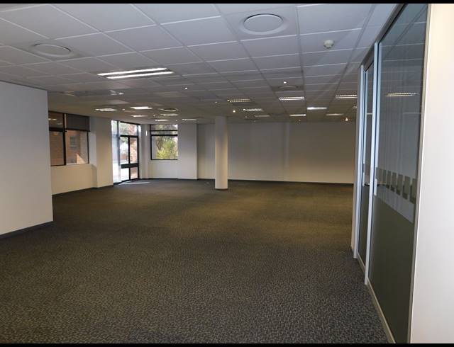 314M² OFFICE TO LET IN PARKTOWN